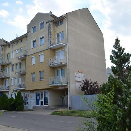 Gabi Apartman Hajdúszoboszló Εξωτερικό φωτογραφία
