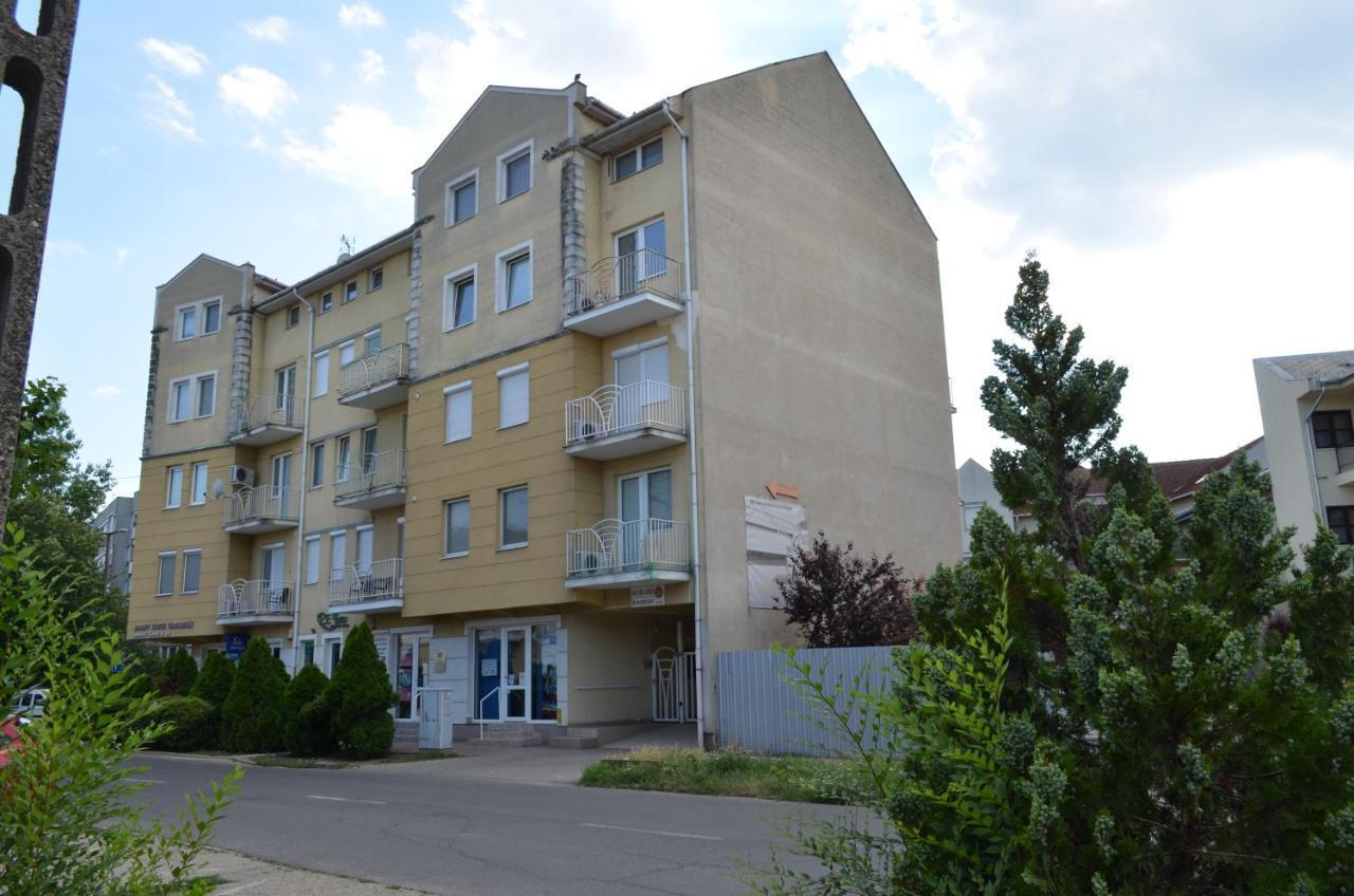 Gabi Apartman Hajdúszoboszló Εξωτερικό φωτογραφία
